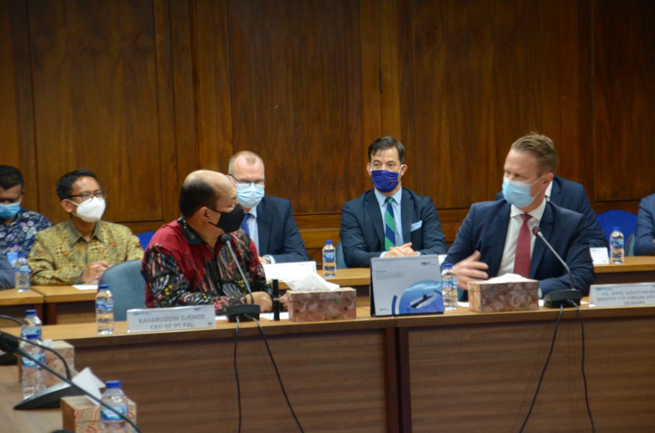 Sesi diskusi Bapak kaharuddin Djenod selaku CEO PAL bersama dengan Menteri Luar Negeri Denmark H.E. Jeppe Sebastian Kofod pada 21 November 2021 sumber : Dokumentasi Perusahaan