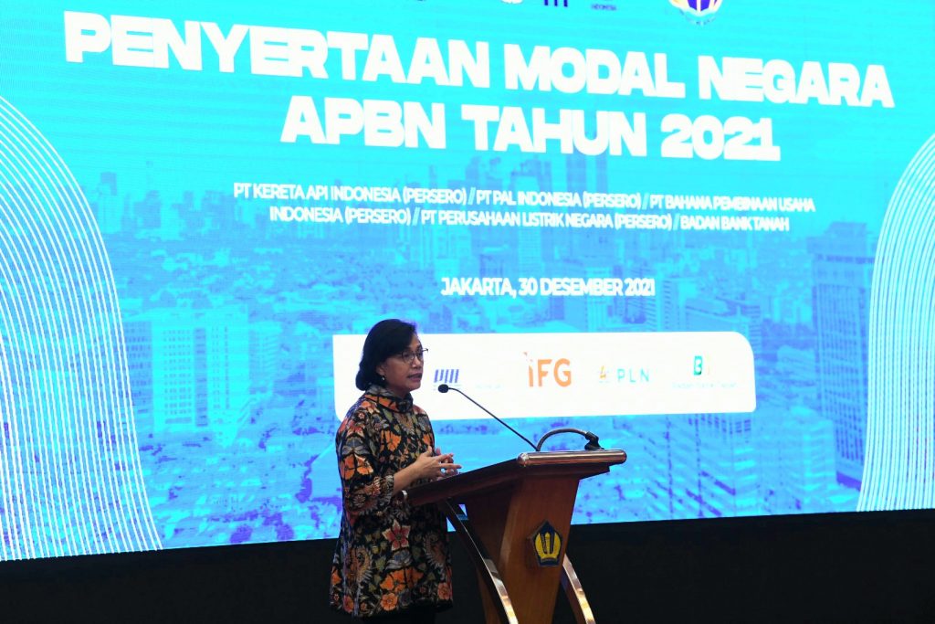 Menteri Keuangan Ibu Sri Mulyani dalam memberi sambutan dalam ceremony penyerahan  simbolis PMN APBN TA 2021 pada 30 Desember 2021.