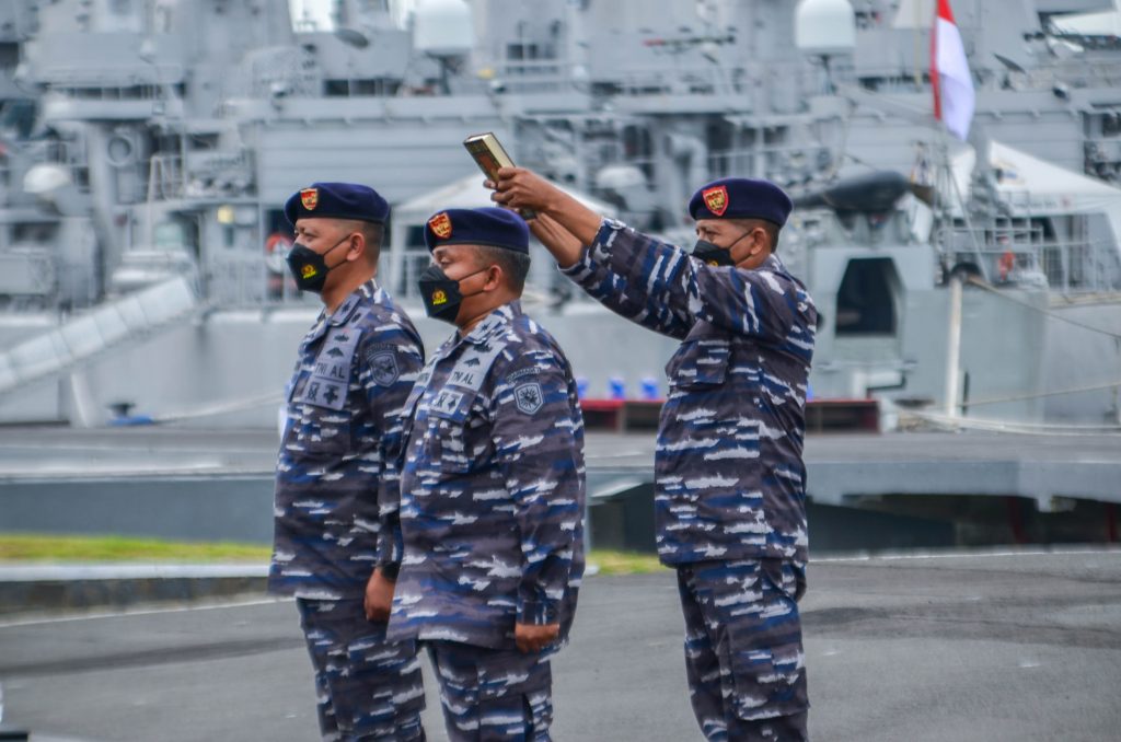 Pengukuhan komandan kapal BRS KRI dr. Wahidin Sudirohusodo-991 dan KCR Trimaran KRI Golok-688 pada 14 Januari 2022